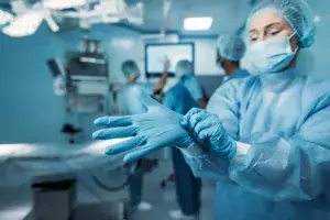 guantes e instrumentos quirúrgicos puede reducir las infecciones del sitio quirúrgico