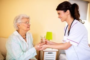 Enfermeras de práctica avanzada reducen hospitalizaciones
